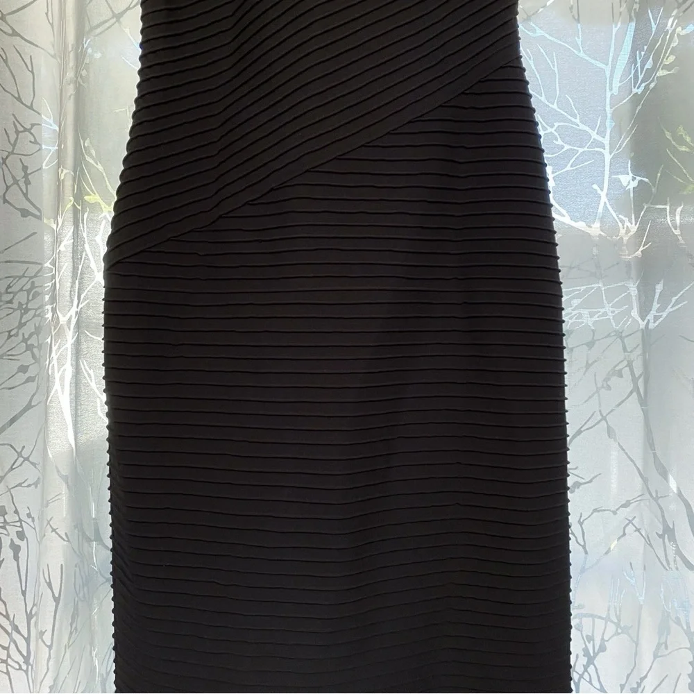 TADASHI SHOJI BLACK RIBBED ONE SHOULDER FLARE MERMAID BOTTOM DRESS GOWN - Picture 4 of 10